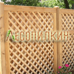 забор из деревянных решеток